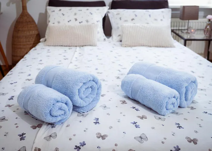 Riverview - With Parking Апартаменты