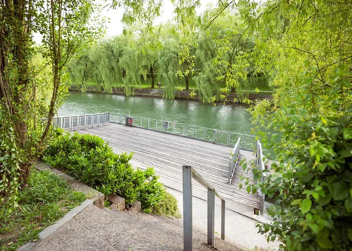 Riverview - With Parking