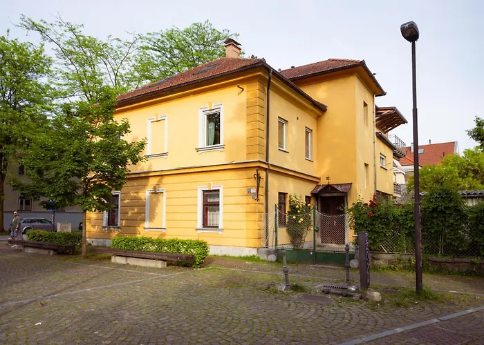 Riverview - With Parking