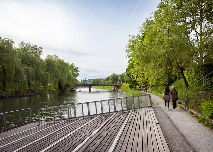 Riverview - With Parking *