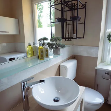 Riverview - With Parking Lejlighed