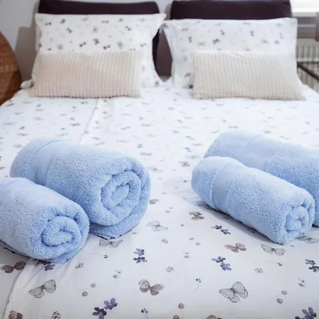 Riverview - With Parking Lejlighed